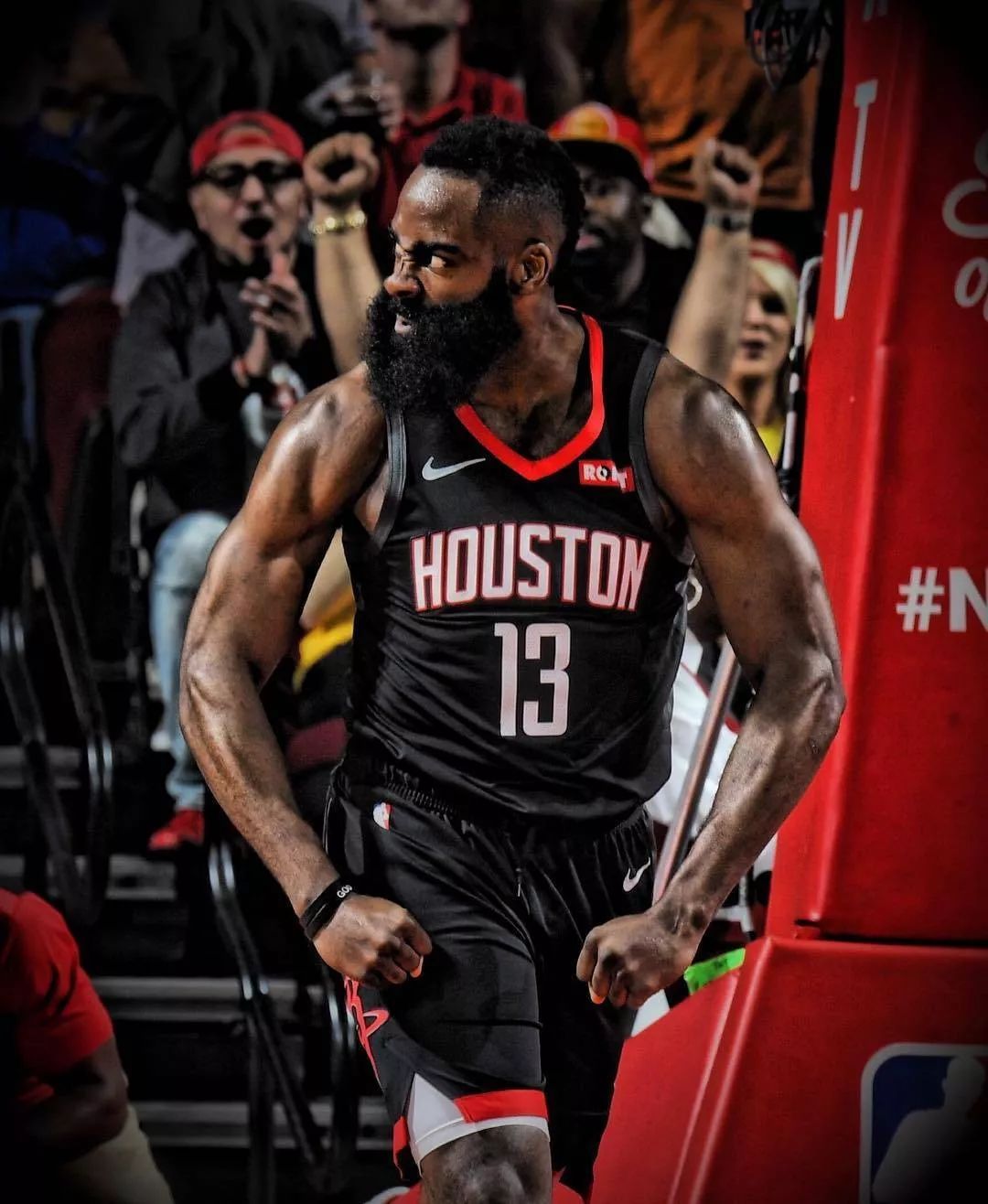 与队友传球 与队友传球